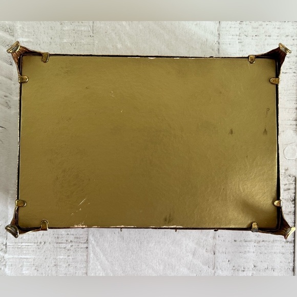 Vintage Antique Daisy Gold Jewelry Box With Glass top. - Picture 12 of 15